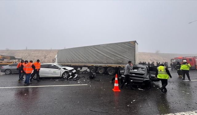 TAG Otoyolu’ndaki Zincirleme Kazada Yaralanan Hemşire Hayatını Kaybetti