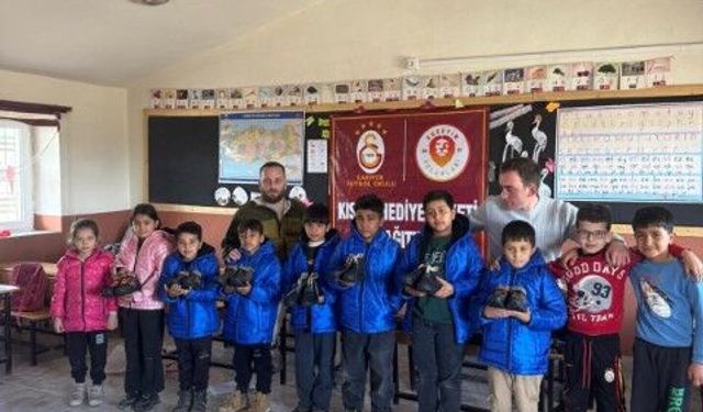 Şanlıurfa Eyyübiye’de Öğrencilere Gönül Isıtan Yardım!
