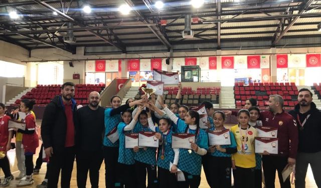 Şanlıurfa’da Kız ve Erkek Küçükler Hentbol Yarışmaları Tamamlandı!