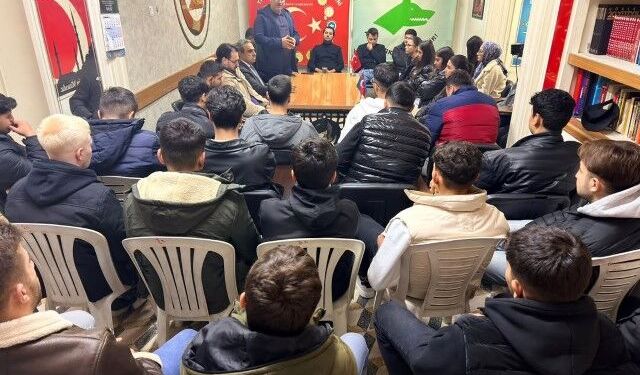 Ülkü Ocakları Birecik’te Manevi Değerler Semineri Düzenledi