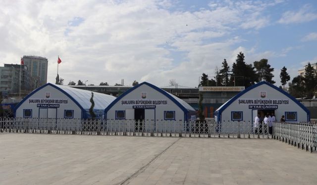 Şanlıurfa’da Ramazan Sofraları Topçu Meydanı’nda Kuruluyor!