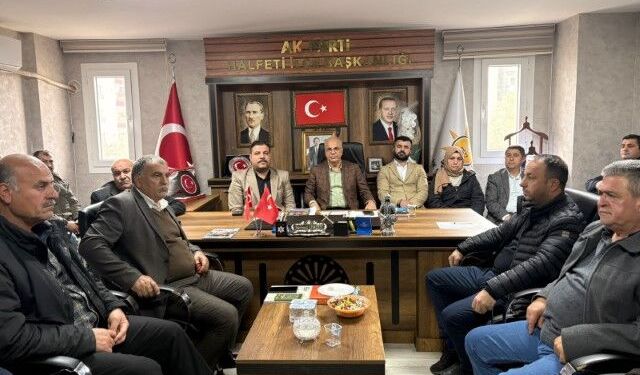 AK Parti Halfeti İlçe Teşkilatında Yönetim Kurulu Toplantısı