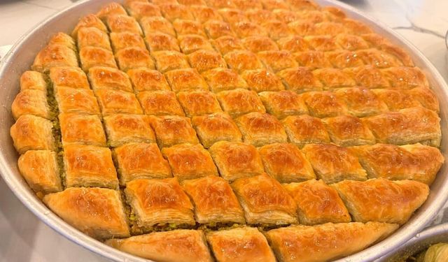 Bayram Öncesi Baklava Mesaisi: Fiyatlar 2 Bin TL’ye Dayandı