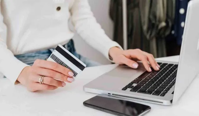 Ramazan’da Online Alışveriş Patladı: Saatte 1200 Giysi Siparişi