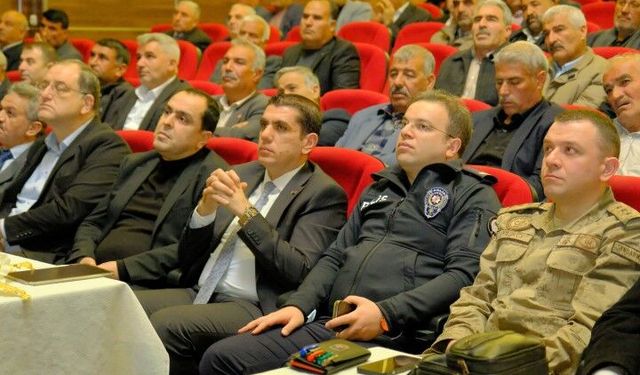 Birecik’te Kaymakam Gürbüz Başkanlığında Muhtarlar Toplantısı Yapıldı