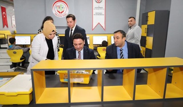 Şanlıurfa’da Gençler Teknolojiyle Buluşuyor: Robotik Kodlama Atölyesine Yoğun İlgi