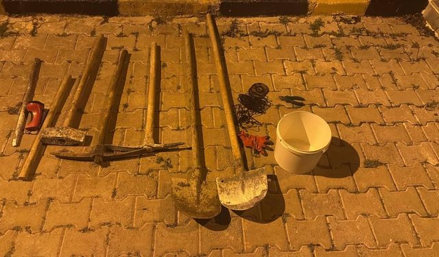 Şanlıurfa’da İzinsiz Kazı Yapan 5 Şüpheli Suçüstü Yakalandı