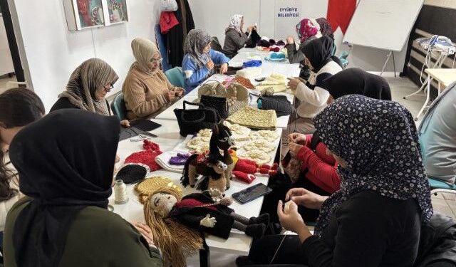 Şanlıurfa Eyyübiye’de Kadınlar Hem Öğreniyor Hem Kazanıyor!