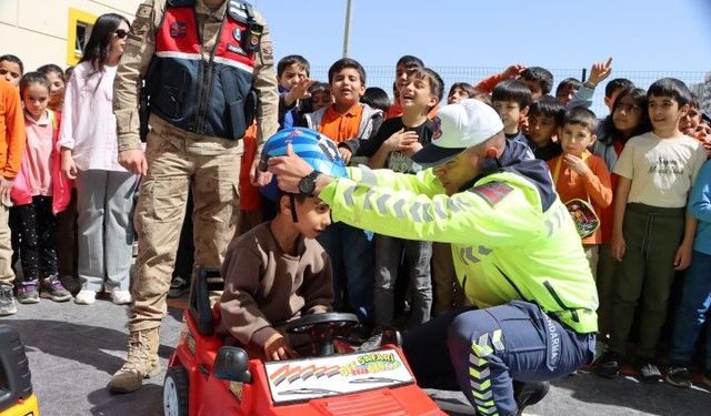 Şanlıurfa Jandarmasından Öğrencilere Kapsamlı Eğitim