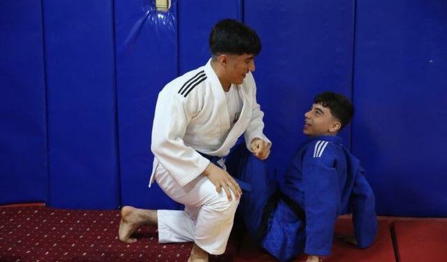 Şanlıurfalı "Yıldırım" kardeşler judoda tarih yazıyor