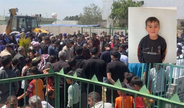 Şanlıurfa’da bir damda ölü bulunan çocuk defnedildi