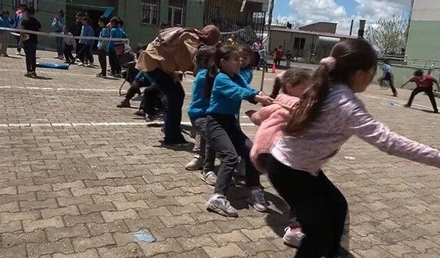 Şanlıurfalı öğrenciler doğada buluştu: Karacadağ’ın eteklerinde zeka oyunları