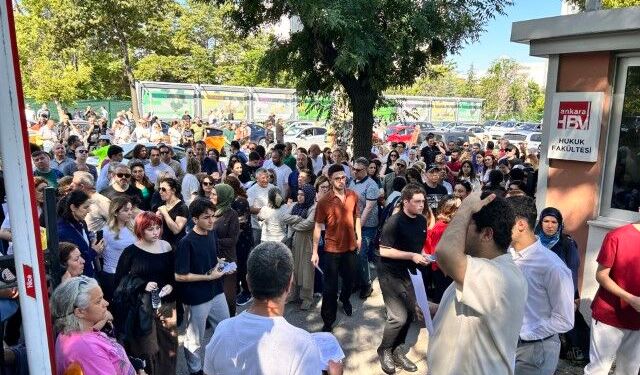 YKS’de İkinci Oturum Heyecanı: Adaylar Salonlarda Yerini Aldı