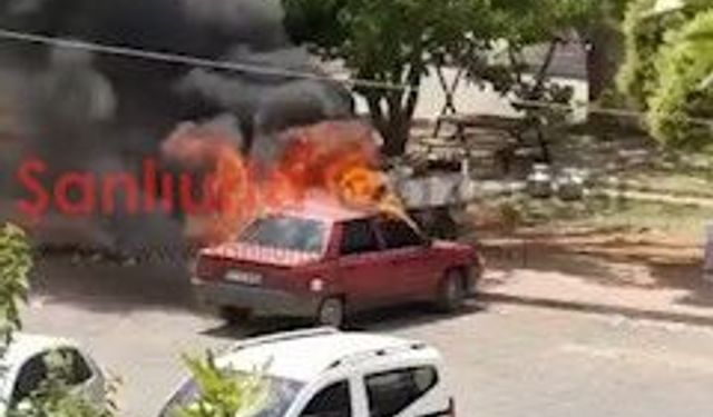 Şanlıurfa’da Park Halindeki Otomobil Alevlere Teslim Oldu