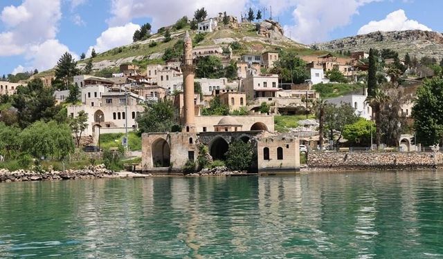 Bozkırın saklı şehri Halfeti’ye turist akını; "Hayran kaldılar"