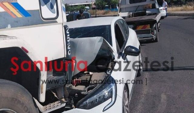 Şanlıurfa’da Korkutan Kaza! Otomobil ile Kamyon Kafa Kafaya Çarpıştı