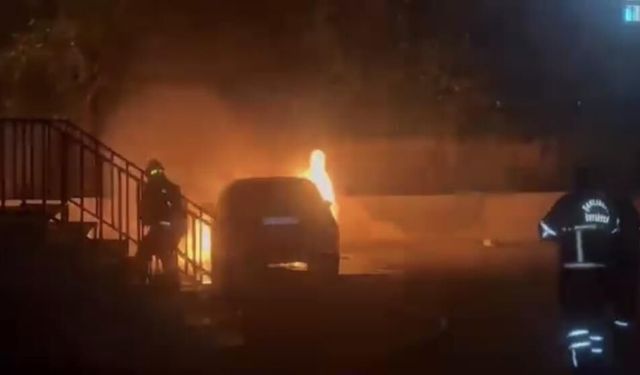 Siverek'te Korkutan Yangın: Park Halindeki Araç Kullanılamaz Hale Geldi
