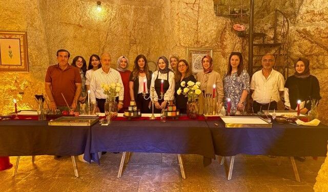 Şanlıurfa’da Bir İlk: Çiçek Ebru Atölyesi Büyük İlgi Gördü