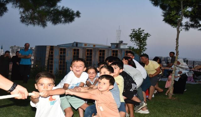 Tarihi kalede karnaval coşkusu: Siverekli çocuklar eğlendi!