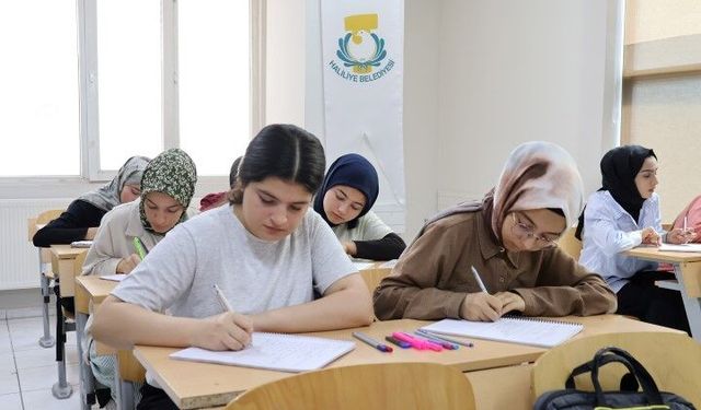 Şanlıurfa Haliliye Belediyesi'nden Öğrencilere Ücretsiz Sınav Hazırlığı