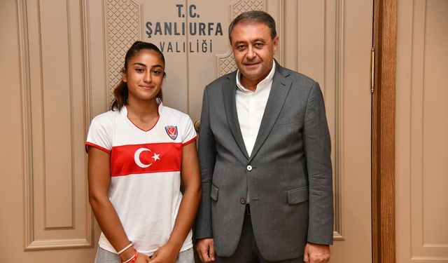 Şanlıurfa Valisi Şıldak’tan ‘Gol Kraliçesi’ Sezer’e tebrik