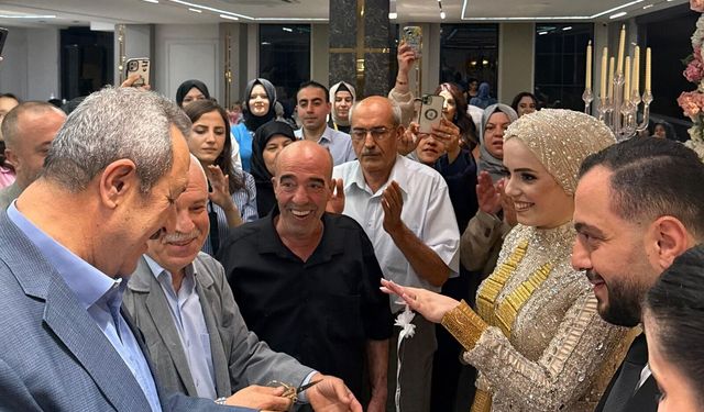 ŞUTB Başkanı Mehmet Kaya, Yunus Emre ve Kevser Çiftinin Nişan Yüzüklerini Taktı