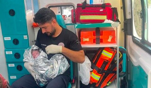 Şanlıurfa’da 112 Ekiplerinden Araç İçinde Müdahale