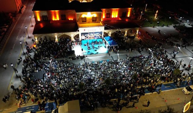 Çorum’da Şanlıurfa Esintisi! Türküler Ve Halaylar Geceye Damga Vurdu