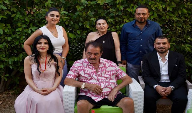 Şanlıurfalı türkücü İbrahim Tatlıses bu kez kız tarafı oldu: Mutluluğu yüzünden okundu