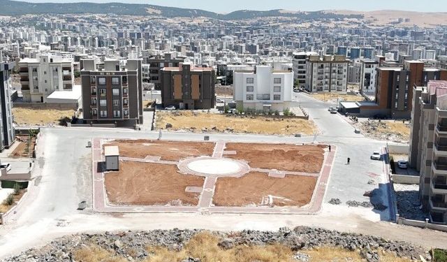 Karaköprü'de İki Yeni Parkın Yapımı Tüm Hızıyla Sürüyor