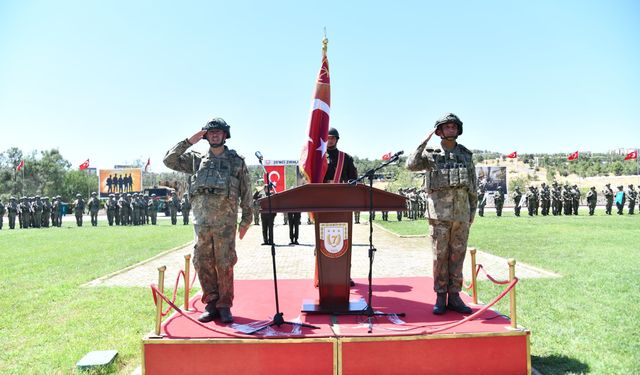 Şanlıurfa'da bayrak teslimi: Resmen göreve başladı