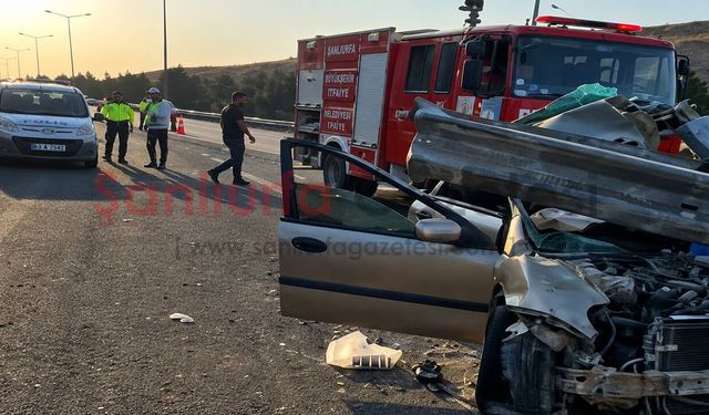 Şanlıurfa'da Otomobil Şarampole Devrildi: 1 Kadın Hayatını Kaybetti, Sürücü Ağır Yaralandı