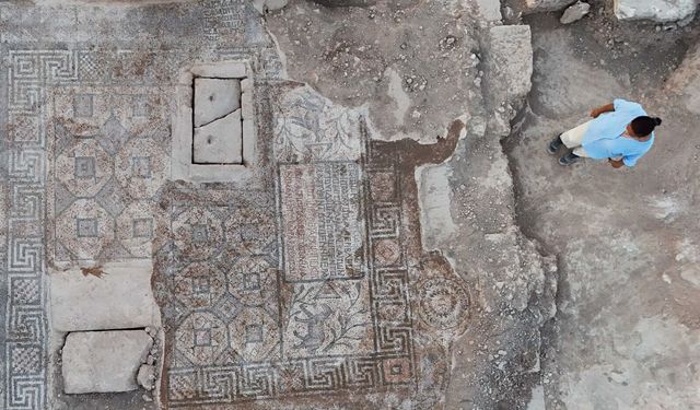 Şanlıurfa Kalesi’nde Yazıtlı Mozaik Gün Yüzüne Çıkarılıyor