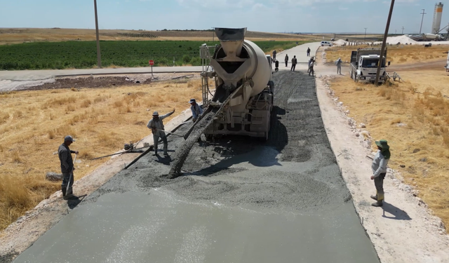 Şanlıurfa’da 17 Kilometrelik Grup Yolu Beton Yola Kavuşturuldu