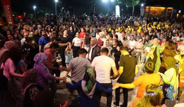 Kayseri’de Unutulmaz Urfa Gecesi! Türküler Ve Halaylar Geceye Damga Vurdu