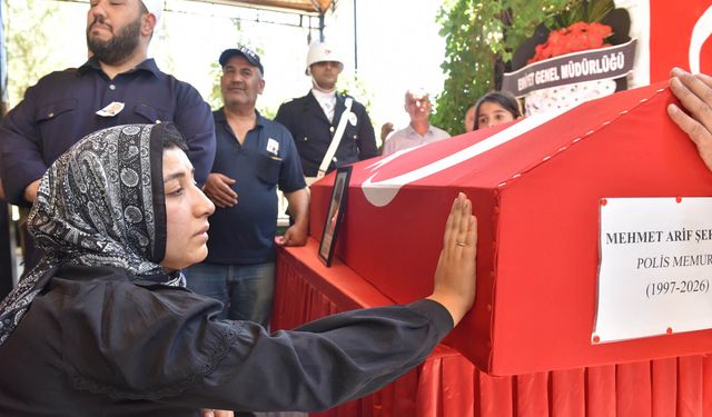 Muğla'daki kazada hayatını kaybeden polis memuru Şanlıurfa'da toprağa verildi!