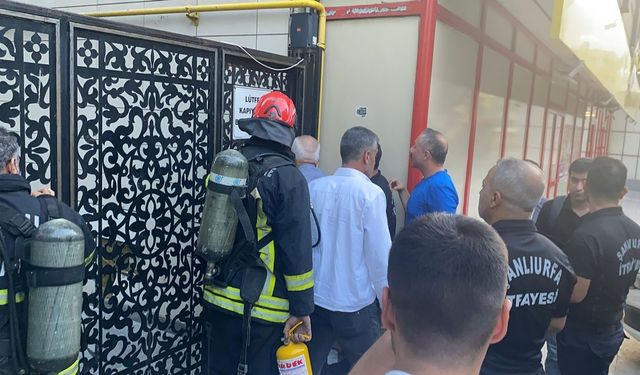 Şanlıurfa'da yangın paniği: Alevler gökyüzüne yükseldi, bina boşaltıldı!