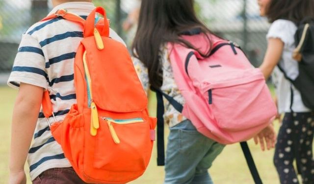 Uzmanından Ailelere Kritik Uyarı: Yanlış Okul Çantası Çocuklarda Omurga Sağlığını Tehdit Ediyor