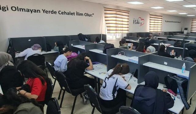 Şanlıurfa'da okumak öğrencilerden destek o belediyeden: "Ücretsiz"