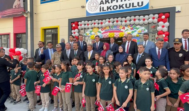 Şanlıurfa'da binlerce öğrenci için ders zili çaldı: Yeni eğitim ve öğretim yılı başladı