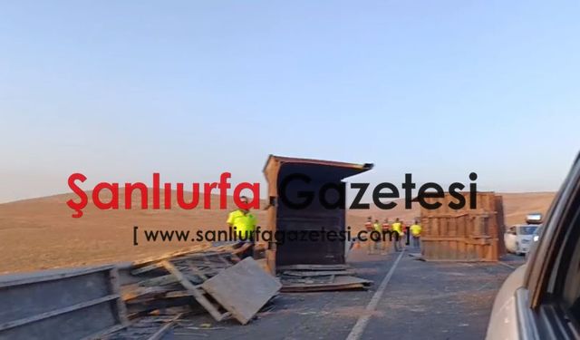 Şanlıurfa'da kontrolden çıkan TIR hurdaya döndü, sürücü ağır yaralandı!