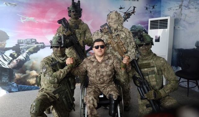 Şanlıurfa’da TEKNOFEST’e Azerbaycan’dan Gelen Karabağ Gazisi Türk Askerleriyle Buluştu!