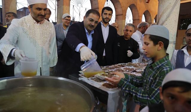 Şanlıurfa'da o belediyeden sabah namazı sonrası binlerce kişiye dev ikram