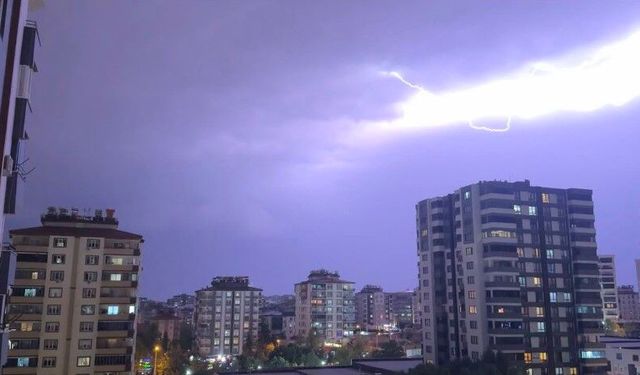 Şanlıurfa’da Alarm Verildi! Gaziantep’te Gece Bir Anda Gündüze Döndü