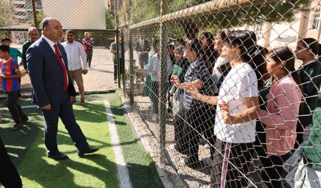 Şanlıurfa Karaköprü’de 5 okul modern spor sahasına kavuştu
