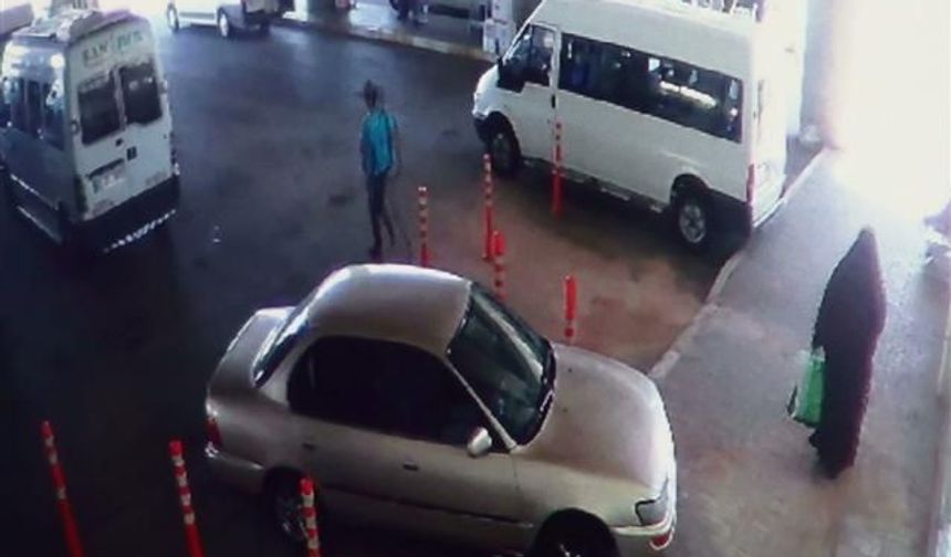 Çarşaf Giyen Cinayet Zanlısını Kaşları Ele Verdi