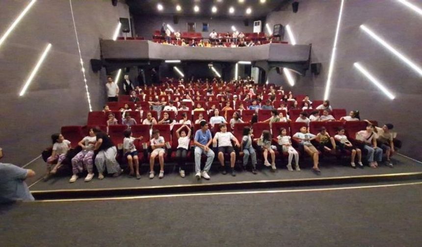 Şanlıurfalı Çocuklar Bu Yaz Sinema ile Tanıştı