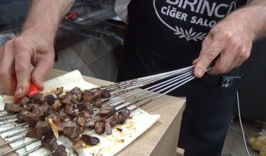 Şanlıurfa’da 7 Kardeş Aynı Meslekte: Hepsi Ciğerci Oldu! İşte Ciğer Pişirme Tüyoları