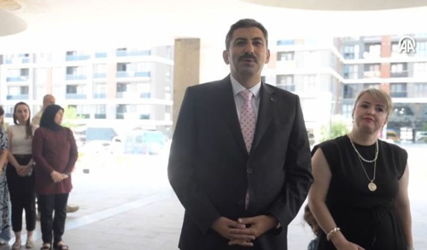 Şanlıurfa’ya atanan Başsavcı Çakmak, gözyaşlarıyla uğurlandı