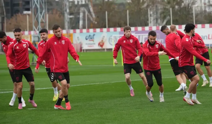 Samsunspor, AEK Maçına Hazır: Liderlik Yolunda Kritik Karşılaşma!